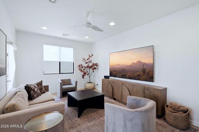 10019 E Hillside Drive E, Scottsdale, AZ 85255