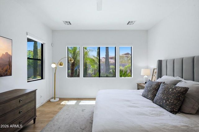 10019 E Hillside Drive E, Scottsdale, AZ 85255