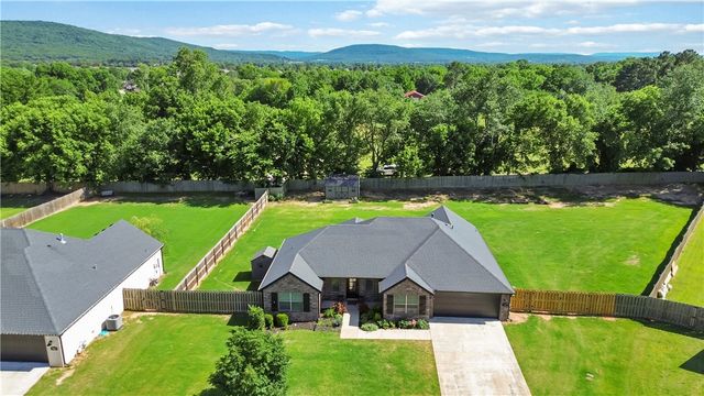 515 Vista Del Valle Street, Farmington, AR 72730