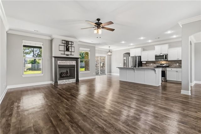 515 Vista Del Valle Street, Farmington, AR 72730