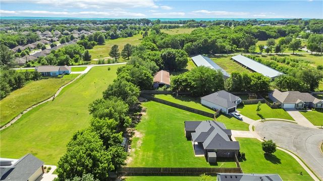 515 Vista Del Valle Street, Farmington, AR 72730