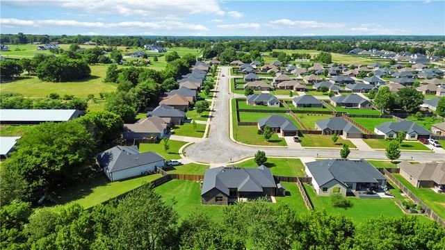 515 Vista Del Valle Street, Farmington, AR 72730