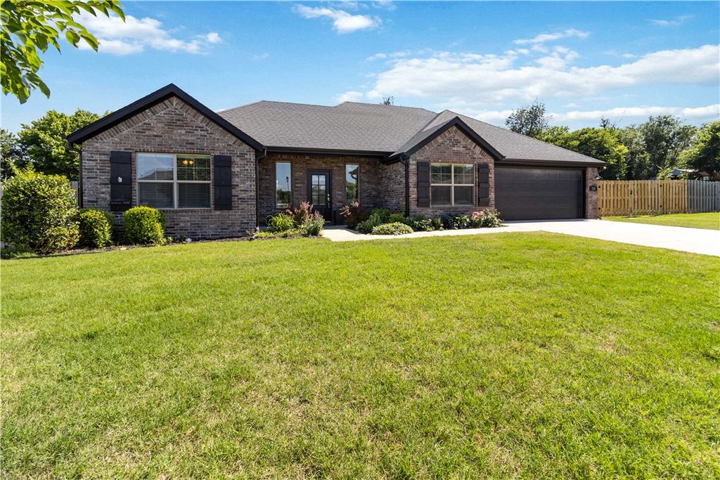 515 Vista Del Valle Street, Farmington, AR 72730