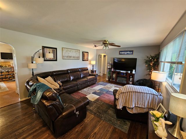 3302 COLONIAL Avenue, Erie, PA 16506