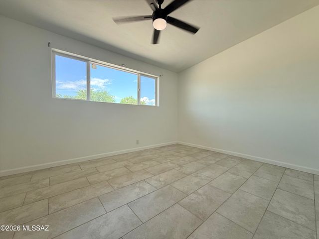 749 W Calle Margarita, Tucson, AZ 85706