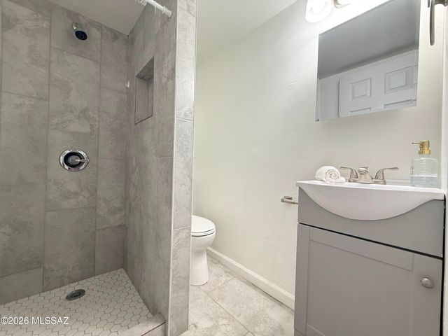 749 W Calle Margarita, Tucson, AZ 85706