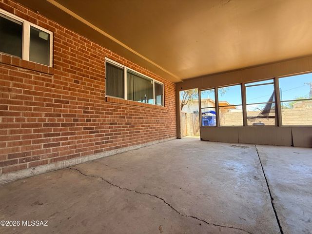 749 W Calle Margarita, Tucson, AZ 85706
