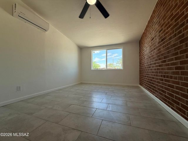 749 W Calle Margarita, Tucson, AZ 85706