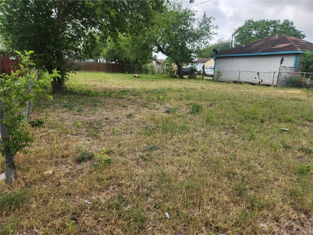 2618 Riggan St, Corpus Christi, TX 78404 — exterior