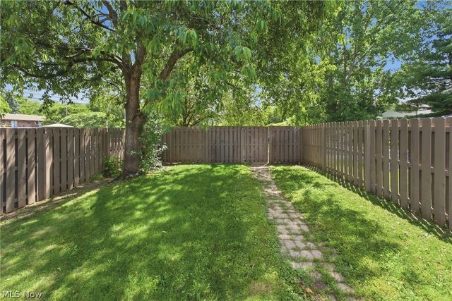 679 Saint Andrews Court, Akron, OH 44312