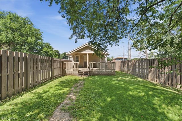 679 Saint Andrews Court, Akron, OH 44312