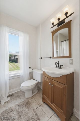 679 Saint Andrews Court, Akron, OH 44312