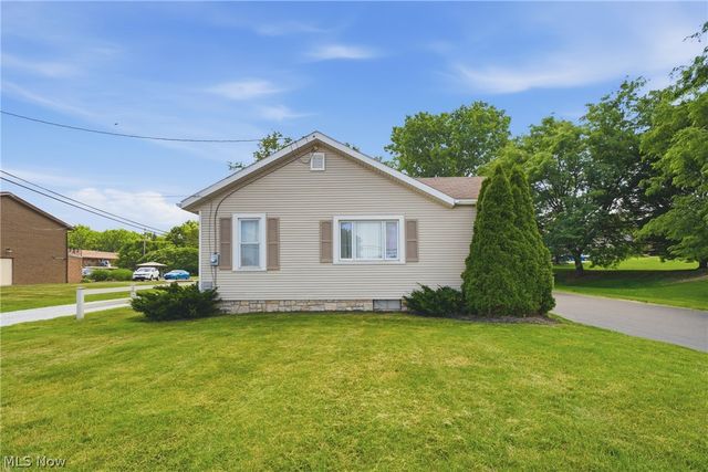 679 Saint Andrews Court, Akron, OH 44312