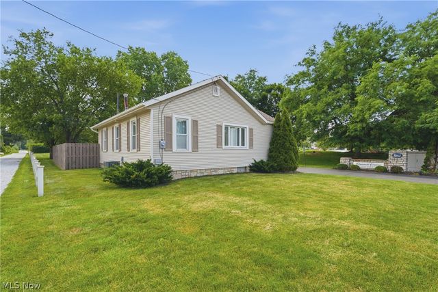 679 Saint Andrews Court, Akron, OH 44312