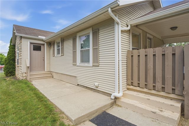 679 Saint Andrews Court, Akron, OH 44312