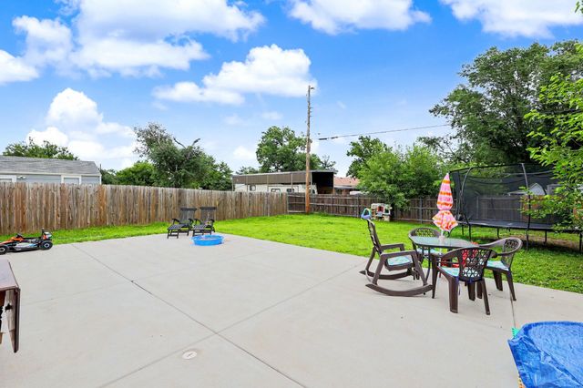 2200 S Seneca, Wichita, KS 67213