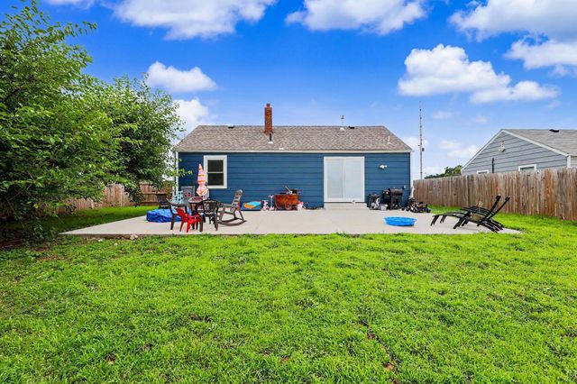 2200 S Seneca, Wichita, KS 67213