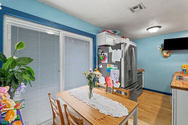 2200 S Seneca, Wichita, KS 67213