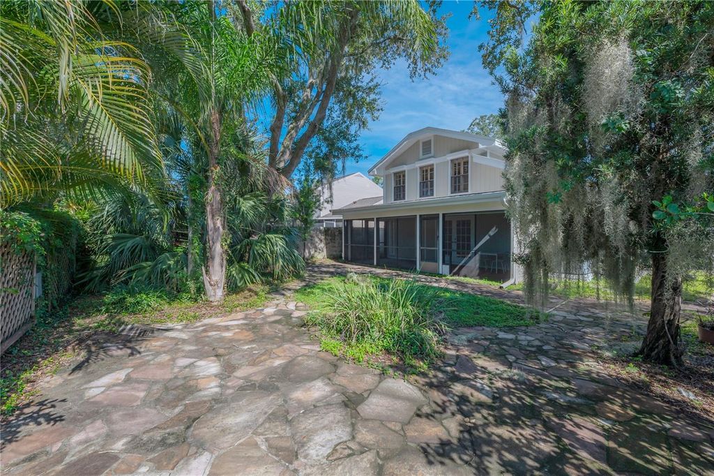 Image 33 of property listing at 5026 CYPRESS TRACE DRIVE, Tampa, FL 33624