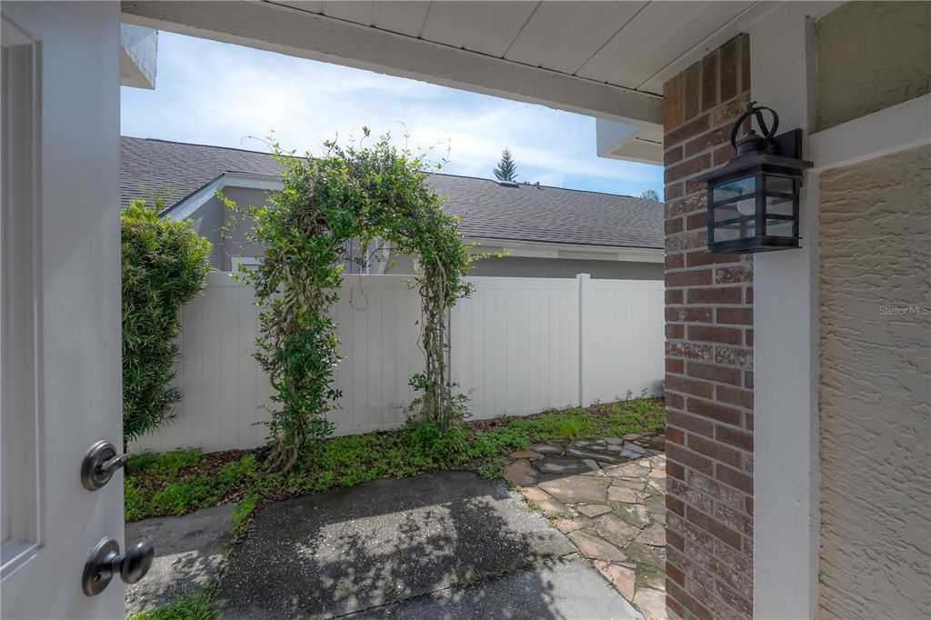 Image 37 of property listing at 5026 CYPRESS TRACE DRIVE, Tampa, FL 33624