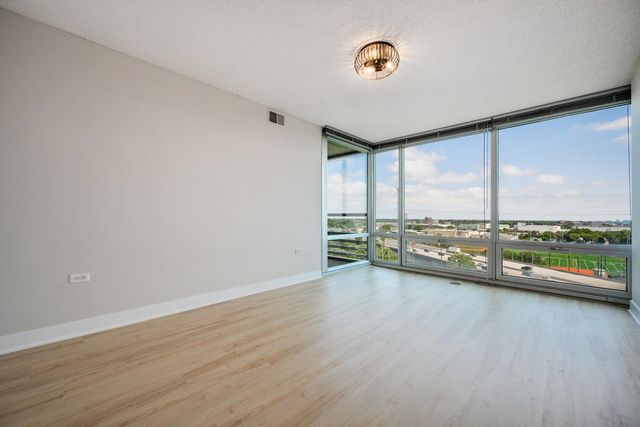 9715 Woods Drive 1209, Skokie, IL 60077