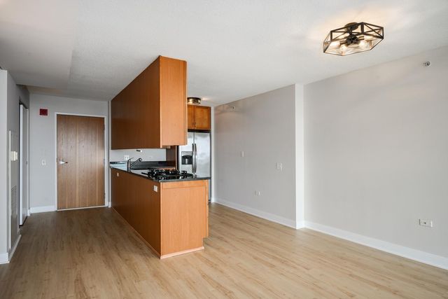 9715 Woods Drive 1209, Skokie, IL 60077