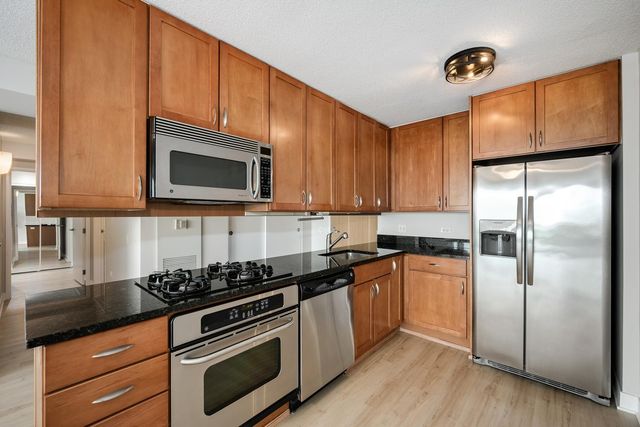 9715 Woods Drive 1209, Skokie, IL 60077