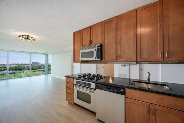 9715 Woods Drive 1209, Skokie, IL 60077