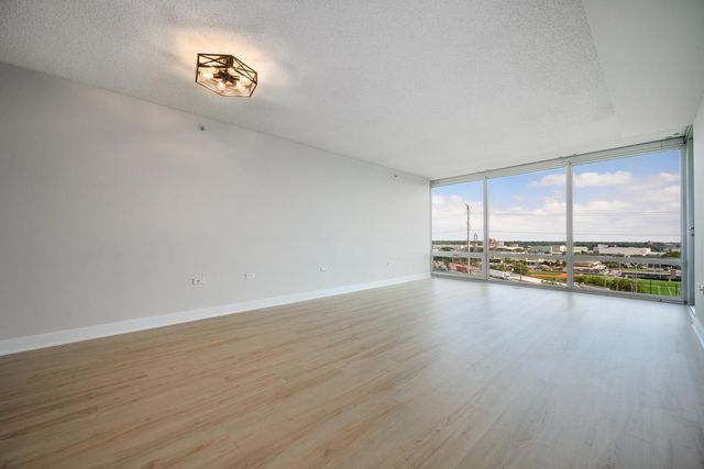9715 Woods Drive 1209, Skokie, IL 60077