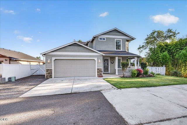 207 Maxwell Place, Central Point, OR 97502