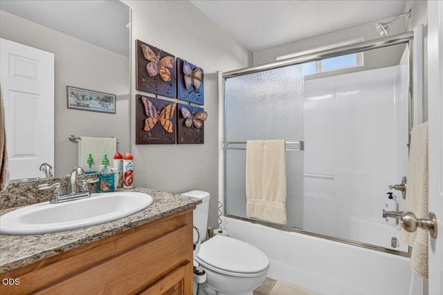 207 Maxwell Place, Central Point, OR 97502