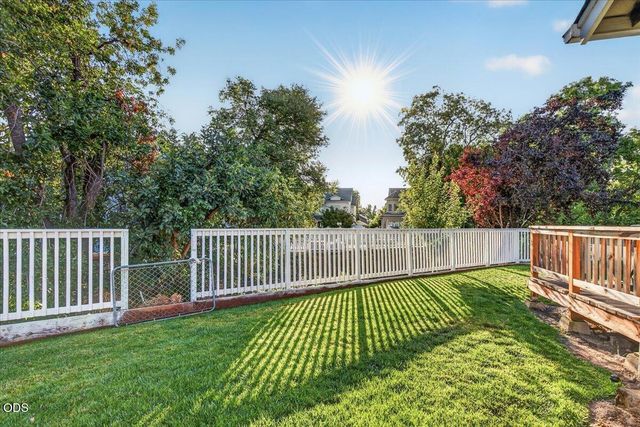207 Maxwell Place, Central Point, OR 97502