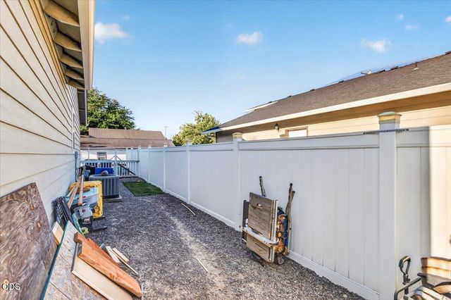 207 Maxwell Place, Central Point, OR 97502