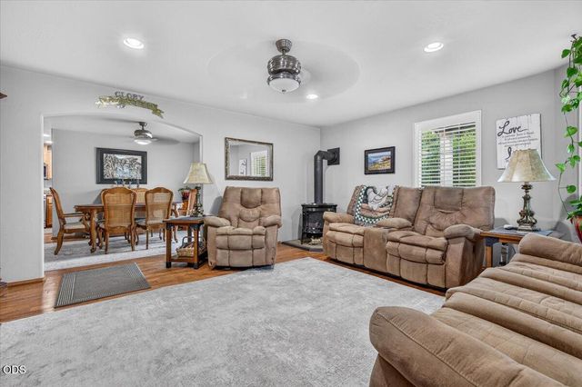 207 Maxwell Place, Central Point, OR 97502