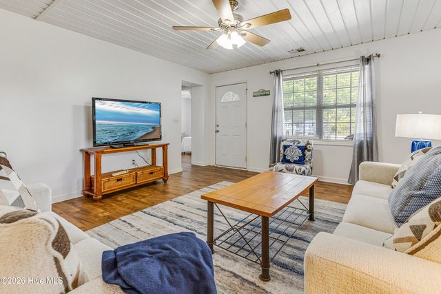 238 NE 35th Street, Oak Island, NC 28465
