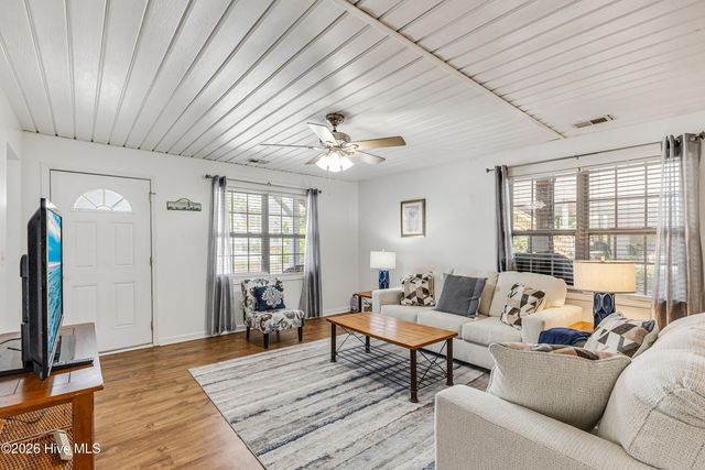238 NE 35th Street, Oak Island, NC 28465
