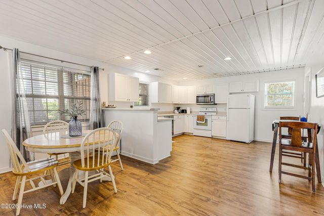 238 NE 35th Street, Oak Island, NC 28465