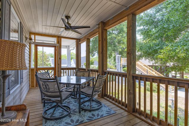 238 NE 35th Street, Oak Island, NC 28465