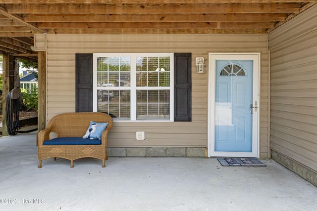 238 NE 35th Street, Oak Island, NC 28465