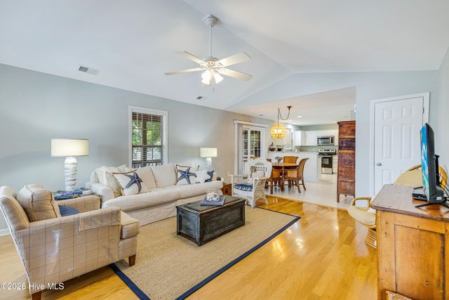 238 NE 35th Street, Oak Island, NC 28465