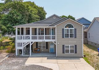 238 NE 35th Street, Oak Island, NC 28465
