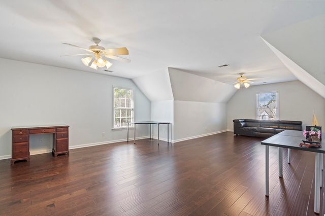 1944 SHEPARDS BUSH LN, Germantown, TN 38139