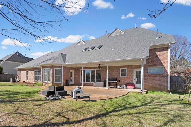 1944 SHEPARDS BUSH LN, Germantown, TN 38139