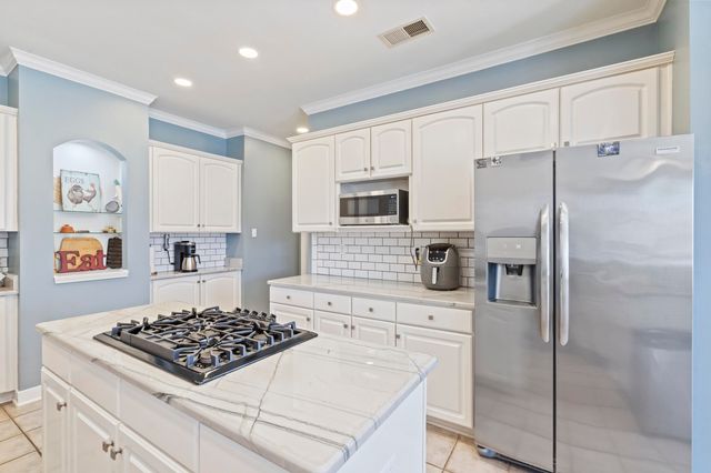 1944 SHEPARDS BUSH LN, Germantown, TN 38139