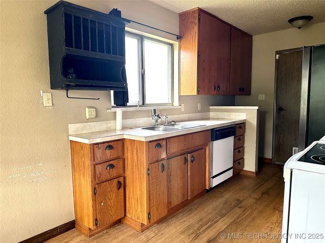 1931 Green Meadows Drive, Mcalester, OK 74501