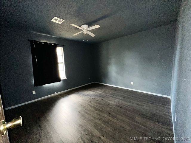 1931 Green Meadows Drive, Mcalester, OK 74501