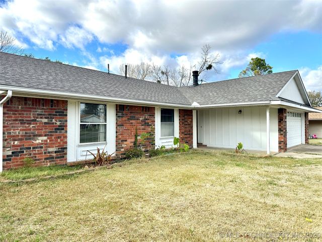 1931 Green Meadows Drive, Mcalester, OK 74501
