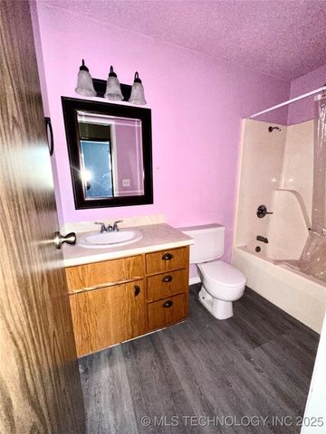 1931 Green Meadows Drive, Mcalester, OK 74501