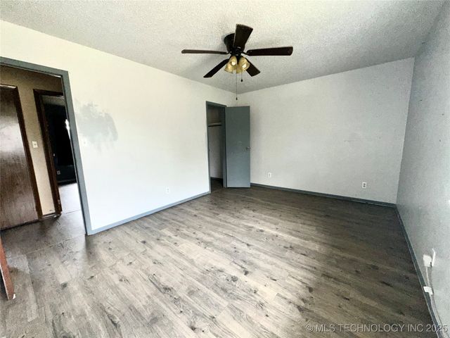 1931 Green Meadows Drive, Mcalester, OK 74501