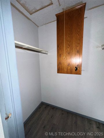 1931 Green Meadows Drive, Mcalester, OK 74501